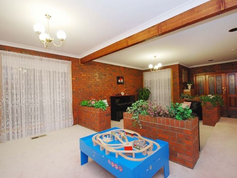 5 Dalray Court, Keilor Downs VIC 3038