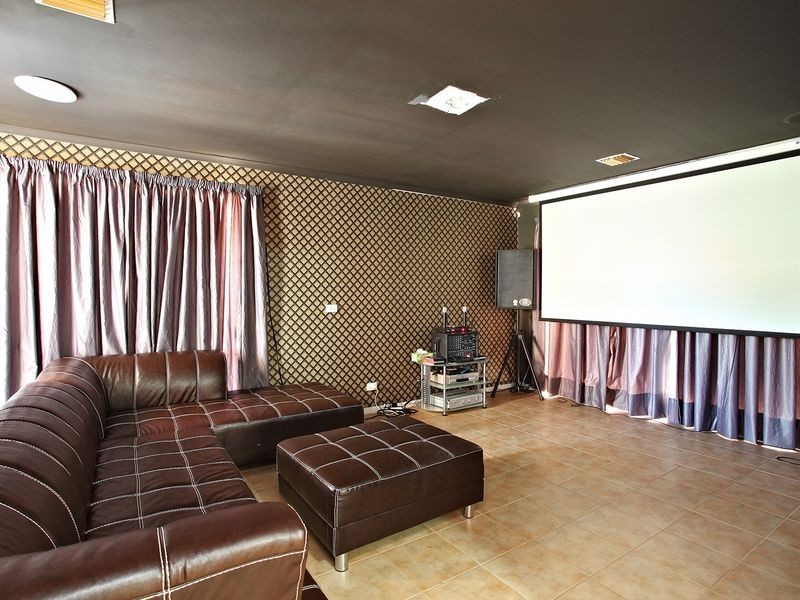 31 Illawong Terrace, Burnside VIC 3023