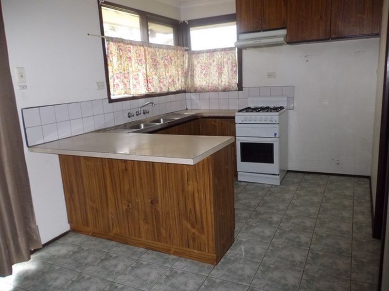 9 Fairmont Street, Kings Park VIC 3021