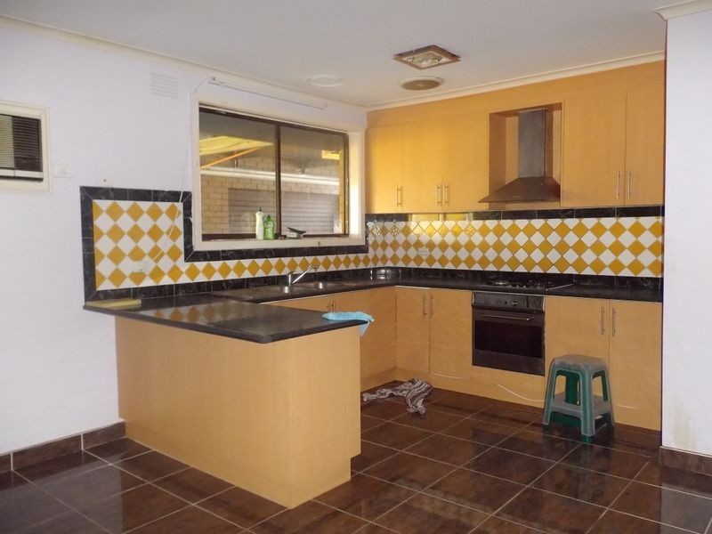 33 Stenson Road, Kealba VIC 3021