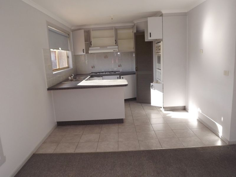 28 Magnus Street, St Albans VIC 3021