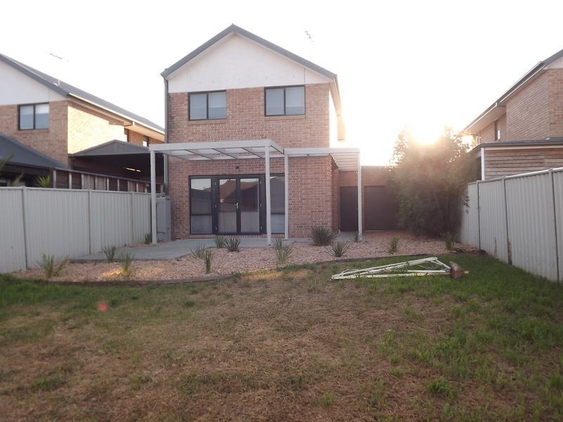90 Jindabyne Avenue, Taylors Hill VIC 3037