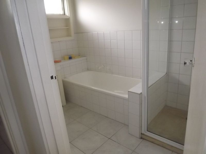 138 Kings Road, St Albans VIC 3021