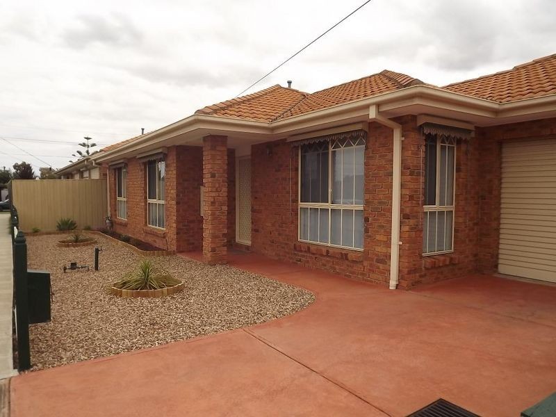 1B Bent Street, St Albans VIC 3021