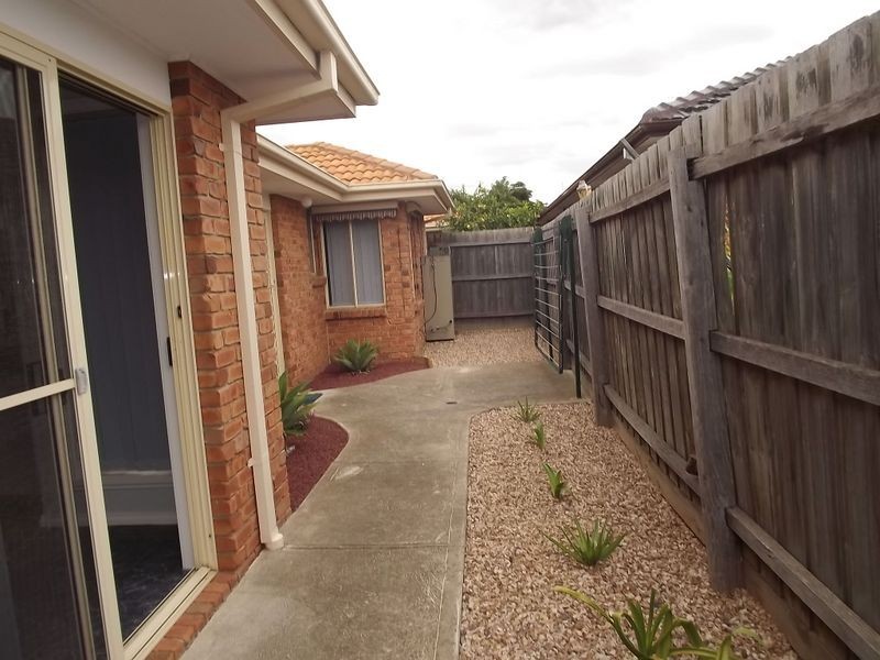 1B Bent Street, St Albans VIC 3021