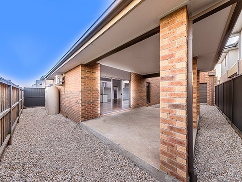 51 Marine Prade, Caroline Springs VIC 3023