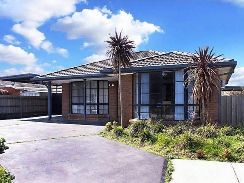 8 Sandstone Court, Delahey VIC 3037