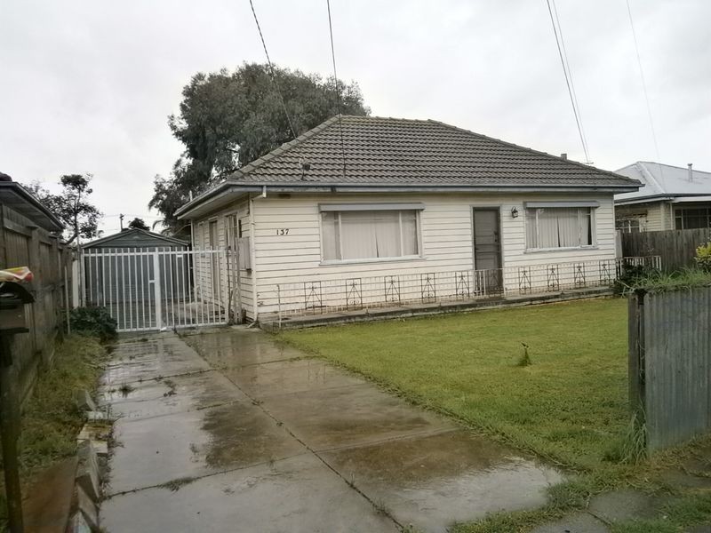 137 Taylors Road, St Albans VIC 3021