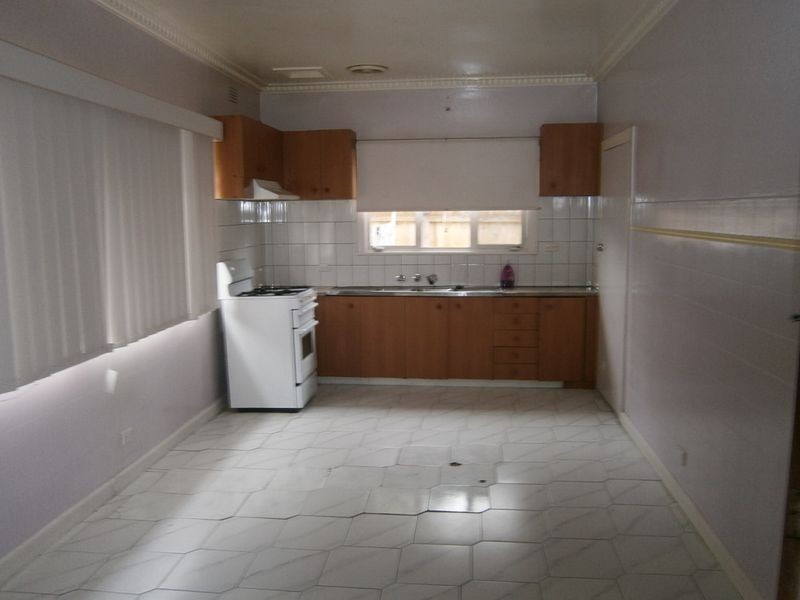 137 Taylors Road, St Albans VIC 3021