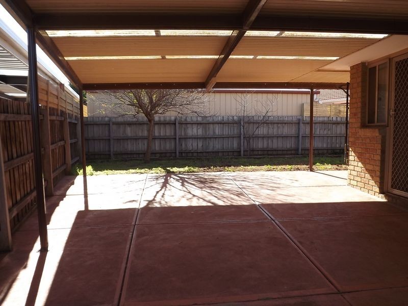 21 Basalt Court, Delahey VIC 3037