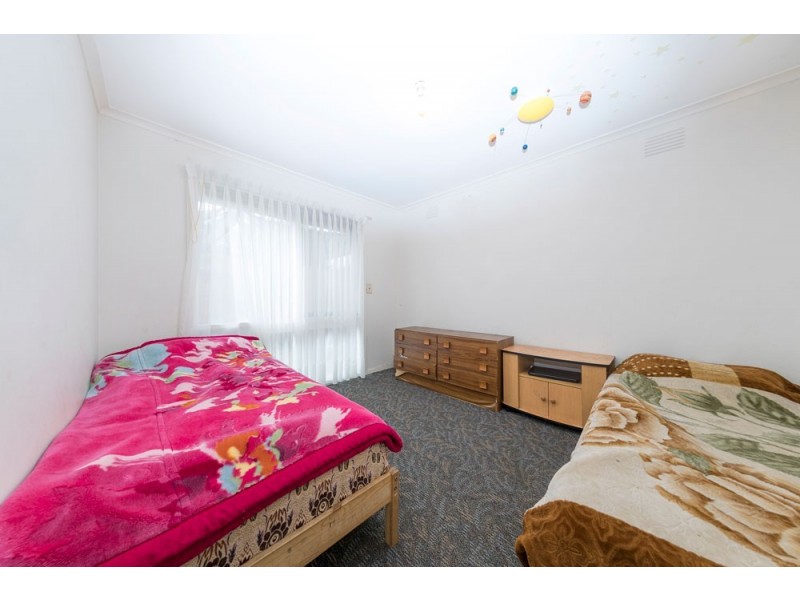 35 Stevenage Crescent, Deer Park VIC 3023