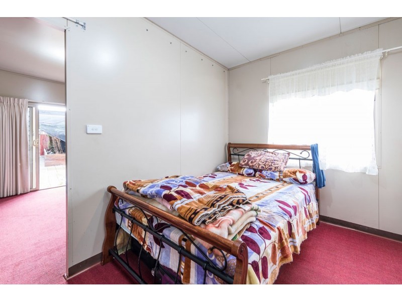 35 Stevenage Crescent, Deer Park VIC 3023