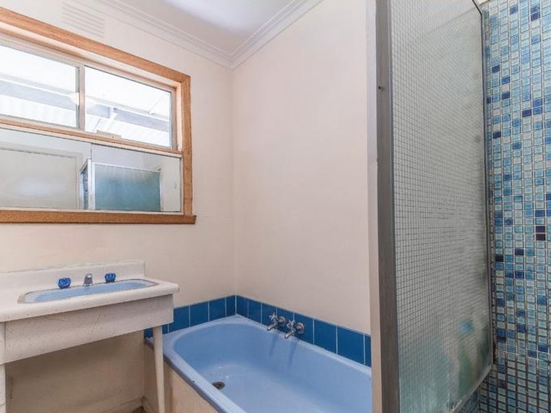 66 Leonard Avenue, St Albans VIC 3021