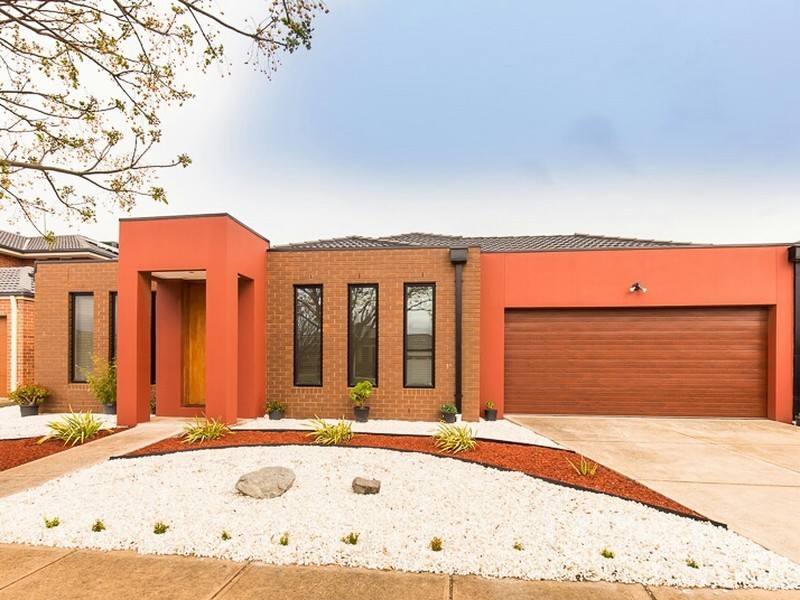 11 Bushlark Crescent, Williams Landing VIC 3027