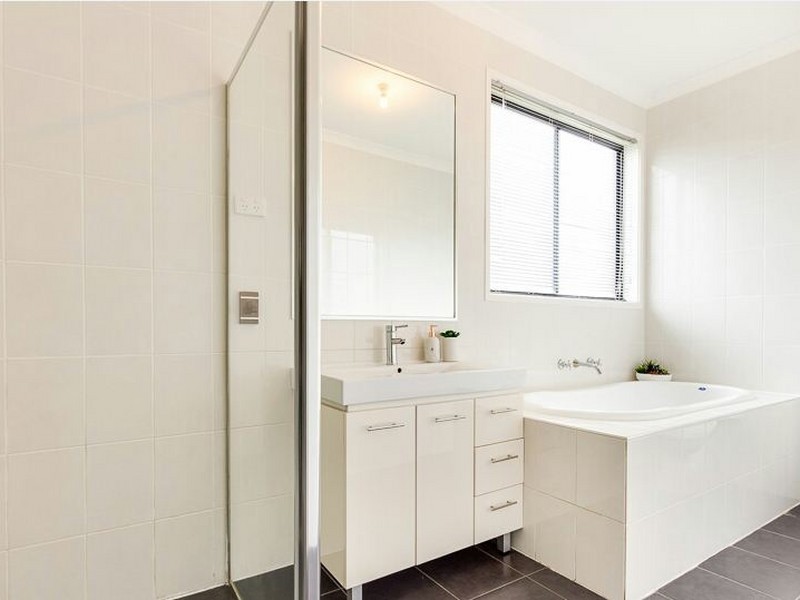 11 Bushlark Crescent, Williams Landing VIC 3027