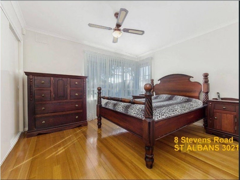 8 Stevens Road, St Albans VIC 3021