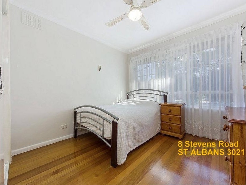 8 Stevens Road, St Albans VIC 3021