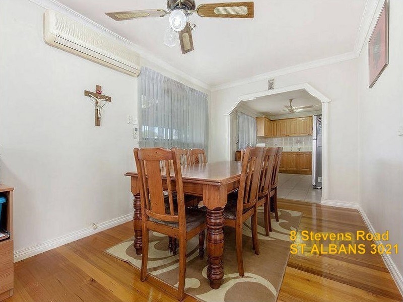 8 Stevens Road, St Albans VIC 3021
