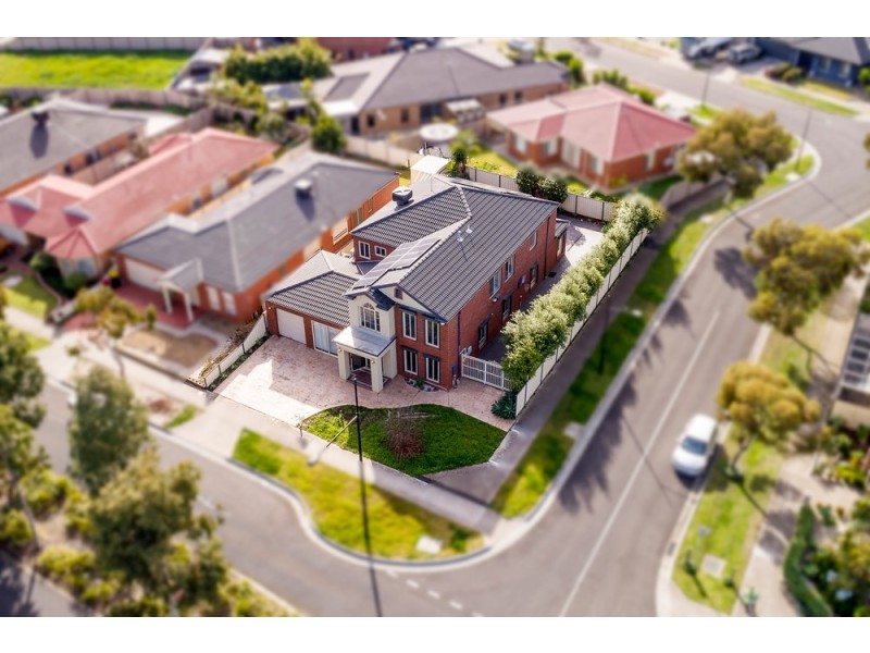 10 Inglewood Drive, Burnside Heights VIC 3023