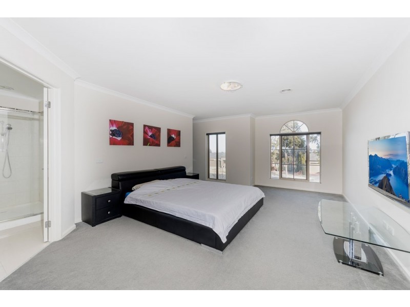 10 Inglewood Drive, Burnside Heights VIC 3023