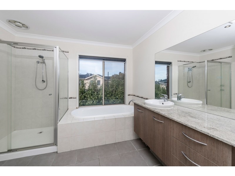 10 Inglewood Drive, Burnside Heights VIC 3023