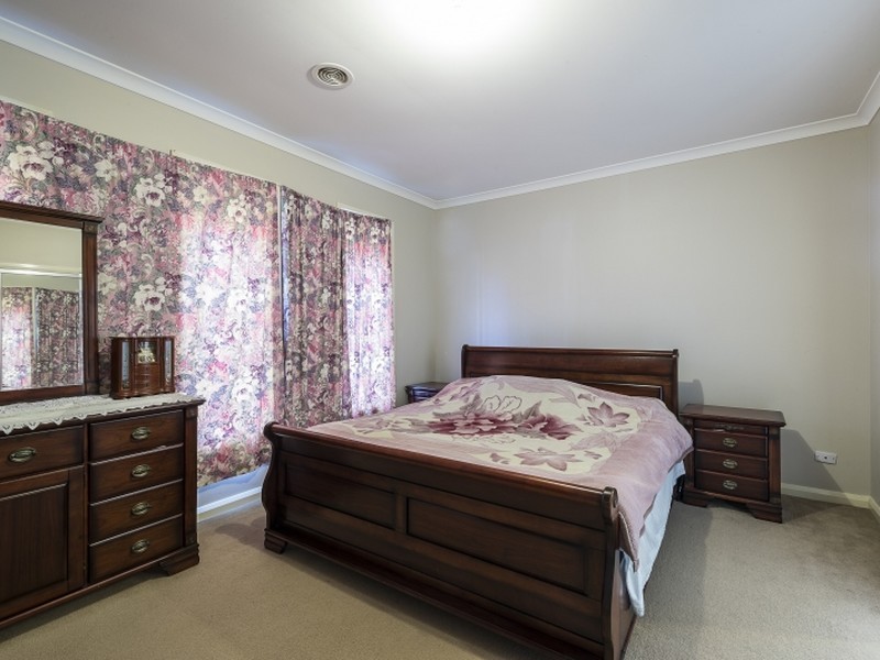 8 Stanthorp Street, Burnside Heights VIC 3023