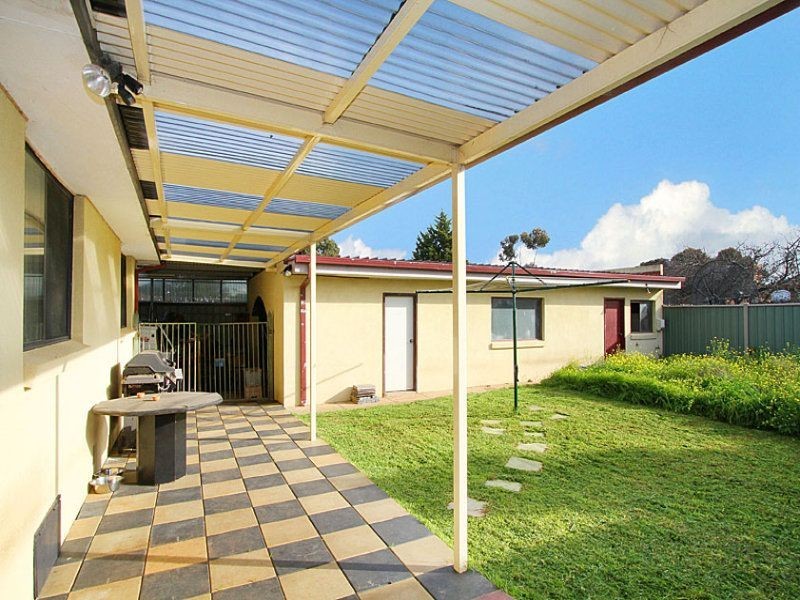 39 Bird Street, Deer Park VIC 3023