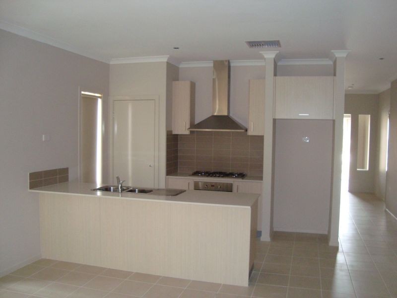 72 Rose Grange Boulvard, Tarneit VIC 3029