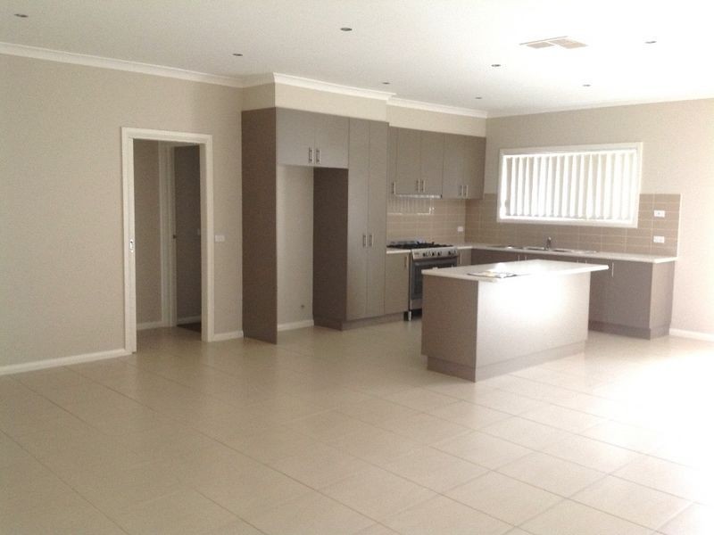 2/62 Power Street, St Albans VIC 3021