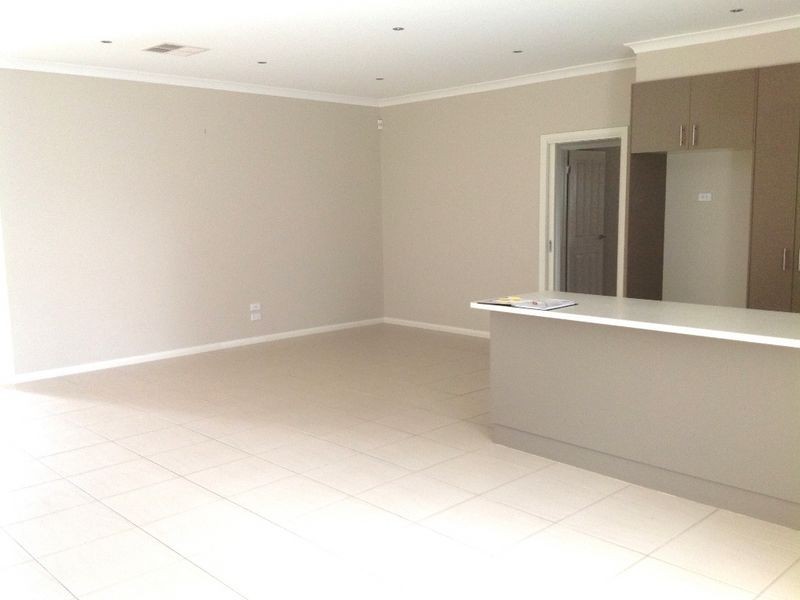 2/62 Power Street, St Albans VIC 3021