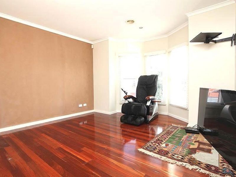 6 Jarrah Court, Delahey VIC 3037