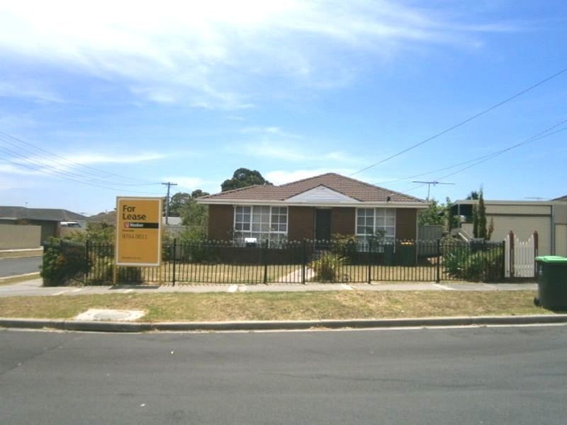 82 Denton Avenue, St Albans VIC 3021