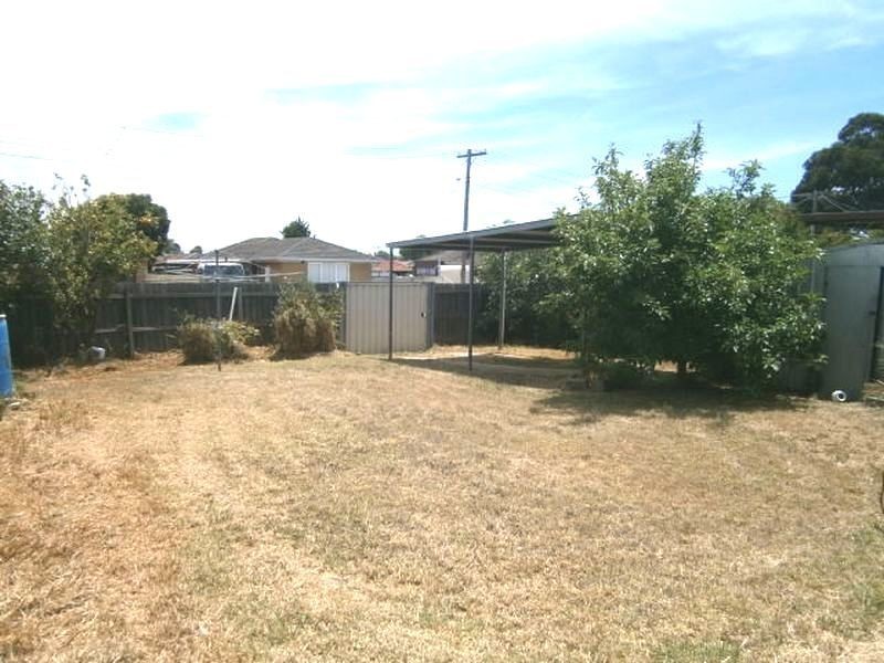 82 Denton Avenue, St Albans VIC 3021