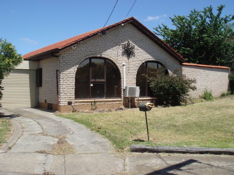 5 Raydon Court, Deer Park VIC 3023