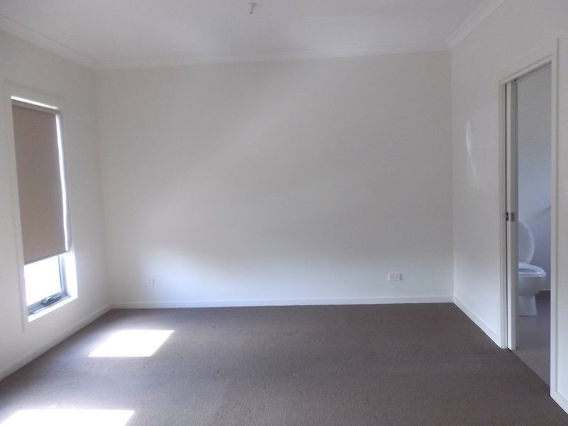 48 Lorimer Street, Caroline Springs VIC 3023