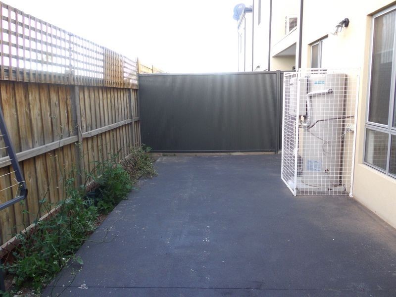 48 Lorimer Street, Caroline Springs VIC 3023