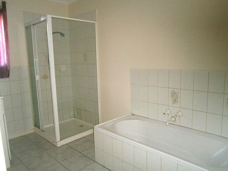 2/217 Sunshine Ave, St Albans VIC 3021