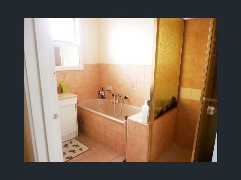 1/8 Walmer Avenue, St Albans VIC 3021