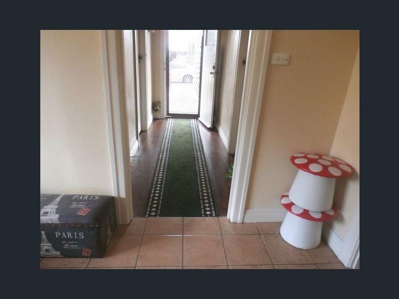 1/8 Walmer Avenue, St Albans VIC 3021