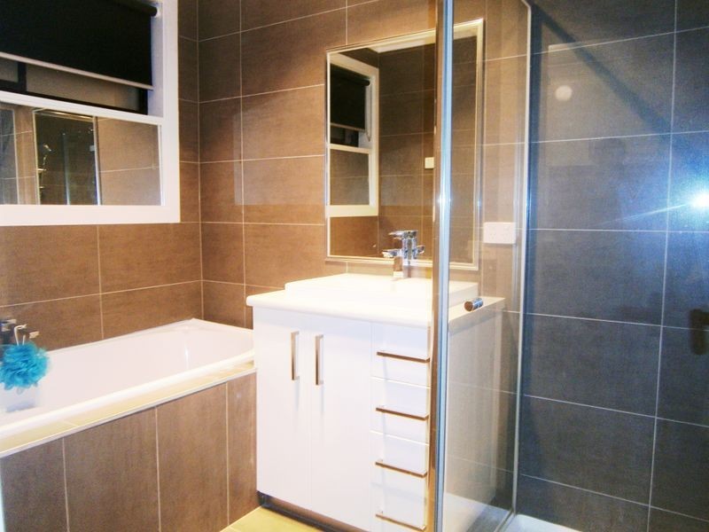 15 Baguley Cres, Kings Park VIC 3021