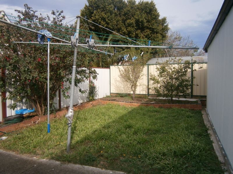 15 Baguley Cres, Kings Park VIC 3021