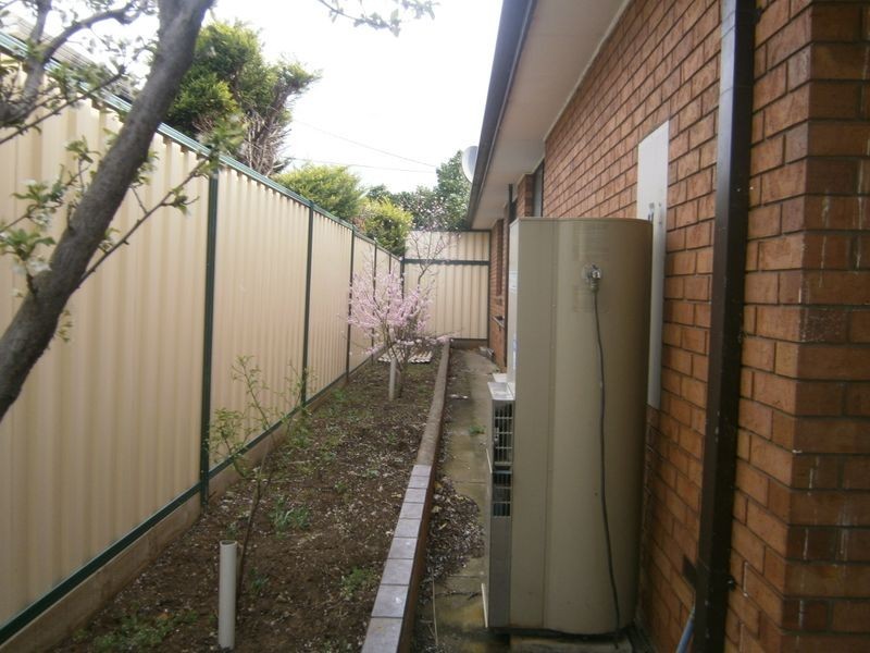 15 Baguley Cres, Kings Park VIC 3021