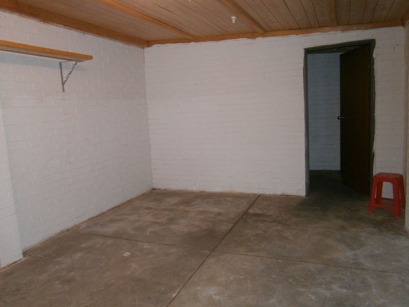 15 Baguley Cres, Kings Park VIC 3021