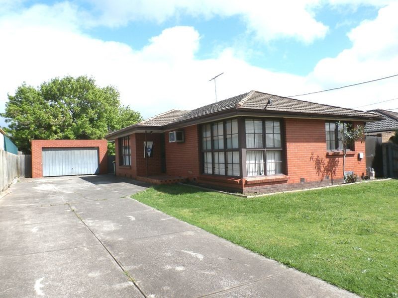11 Surman Court, Sunshine North VIC 3020