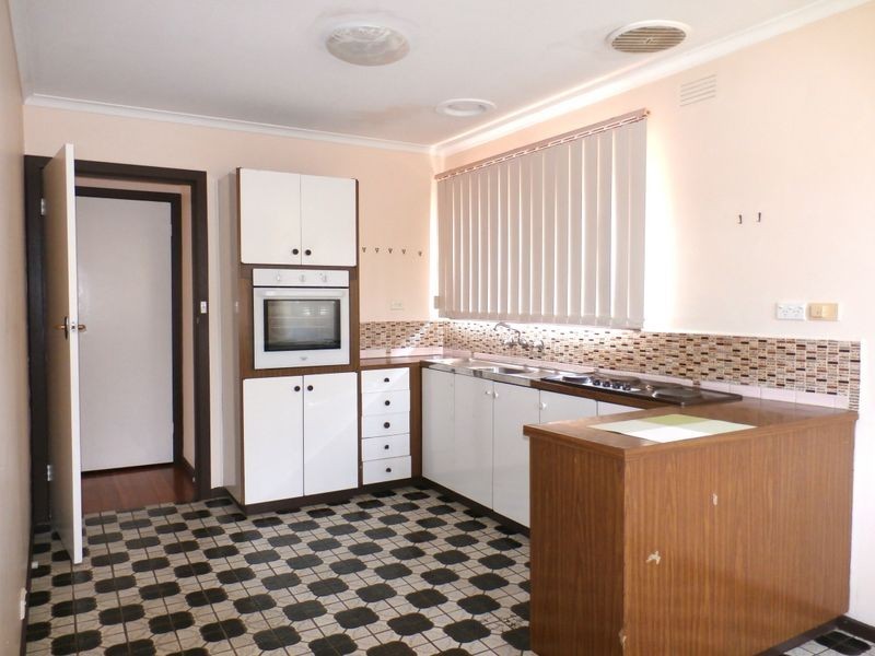 11 Surman Court, Sunshine North VIC 3020