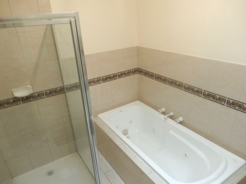2C Orchid Square, Sydenham VIC 3037