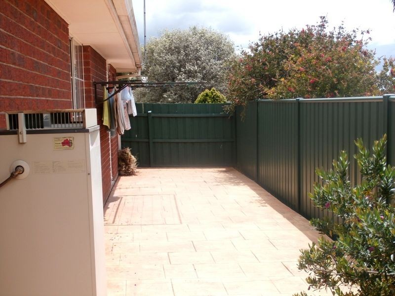 2/15 Wilmot Drive, Delahey VIC 3037