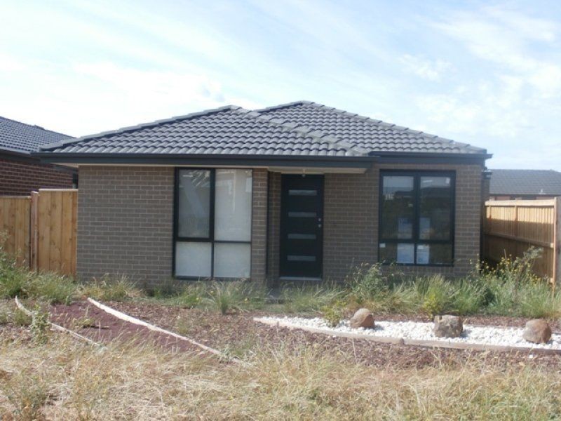 8 Destiny Lane, Tarneit VIC 3029