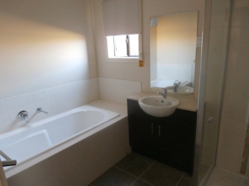 8 Destiny Lane, Tarneit VIC 3029