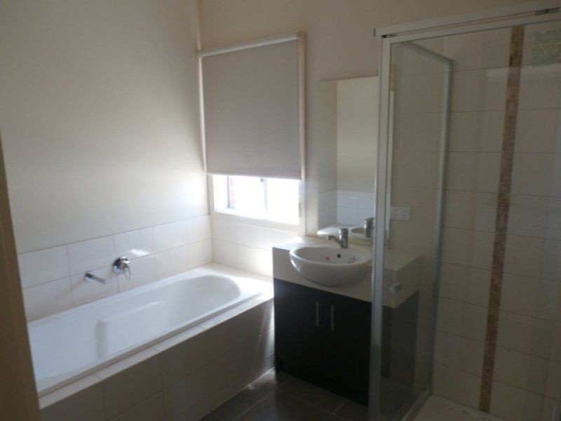 110 Crossway Ave, Tarneit VIC 3029